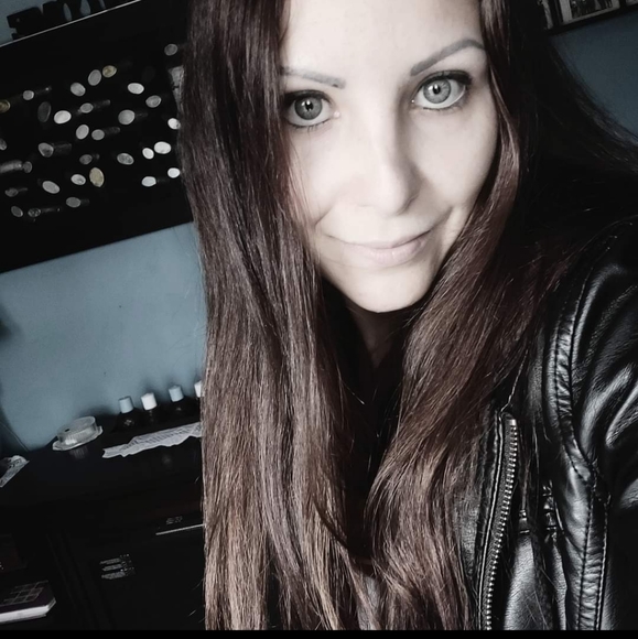 Meet your Posher, Sam - Picture 3 of 15